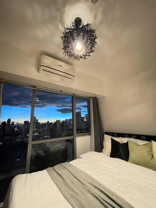 마닐라 The Serene Escape Rockwell Makati City View 1Br 아파트 외부 사진
