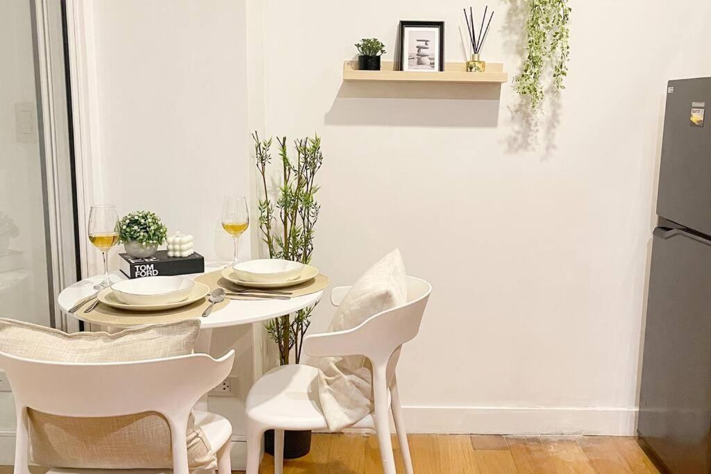 마닐라 The Serene Escape Rockwell Makati City View 1Br 아파트 외부 사진