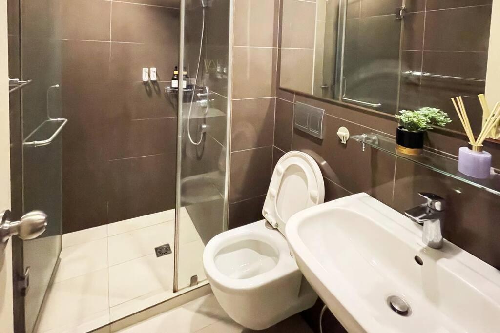 마닐라 The Serene Escape Rockwell Makati City View 1Br 아파트 외부 사진