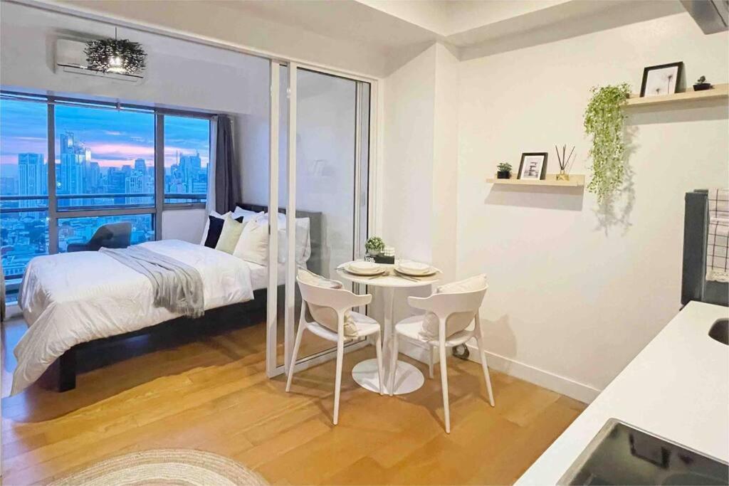 마닐라 The Serene Escape Rockwell Makati City View 1Br 아파트 외부 사진